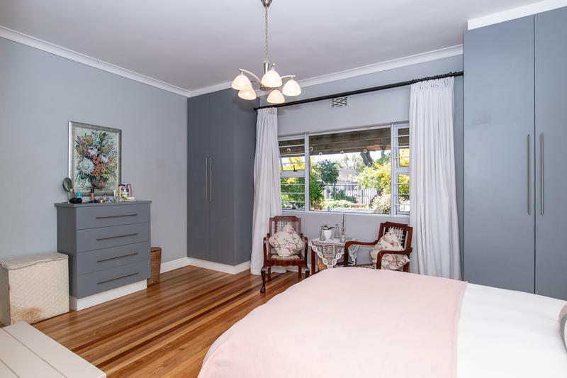 4 Bedroom Property for Sale in Bergvliet Western Cape